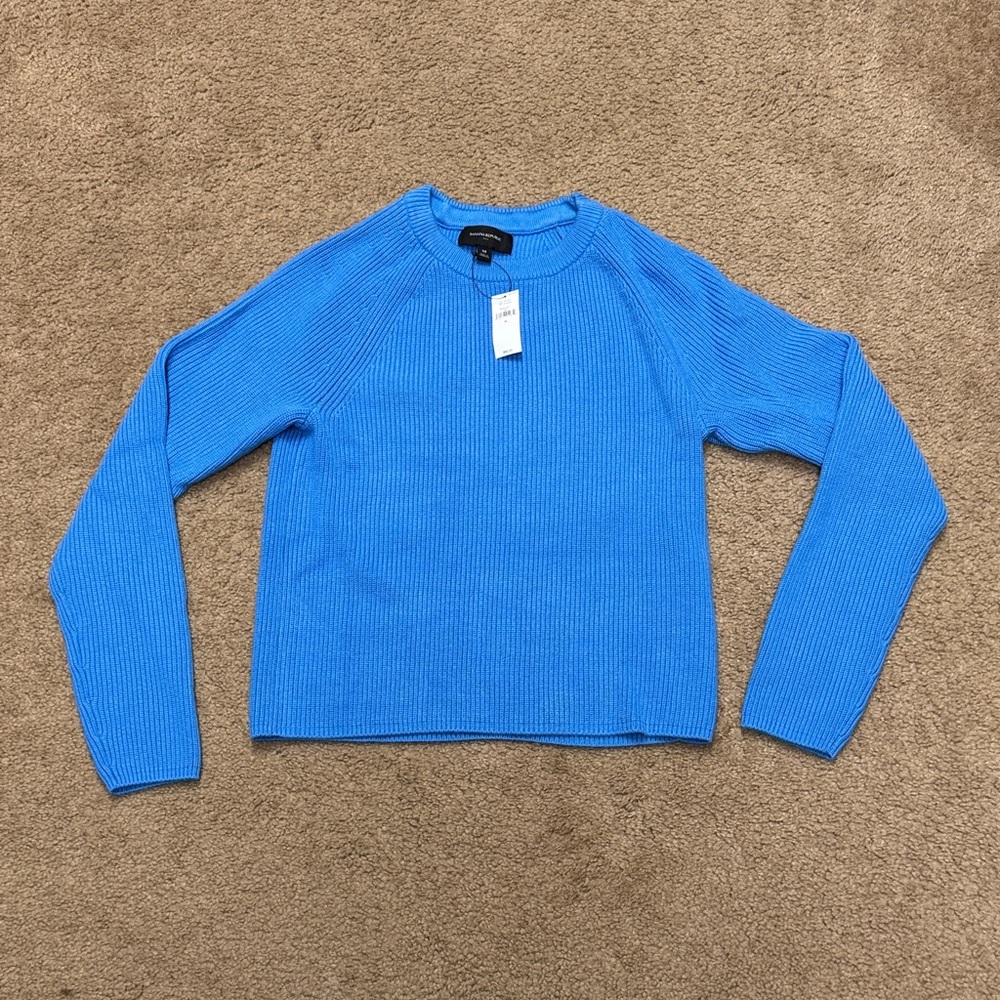 Banana Republic Factory women crewneck sweater. Medium. NWT! - Picture 2 of 7